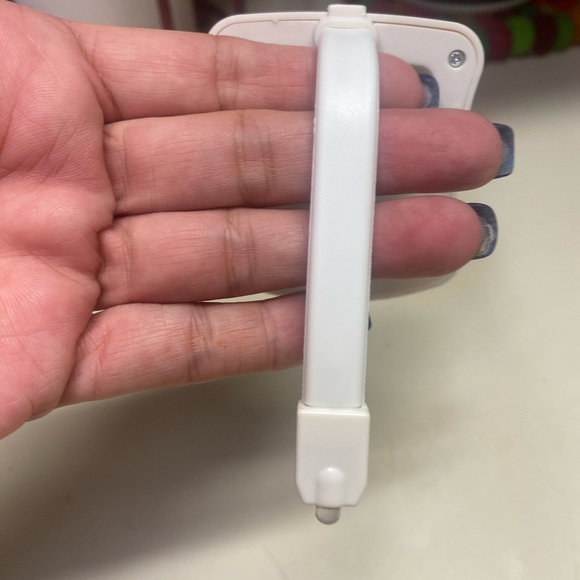 Toilet Motion Sensor LED Nightlight 8 Colors - Picture 10 of 10